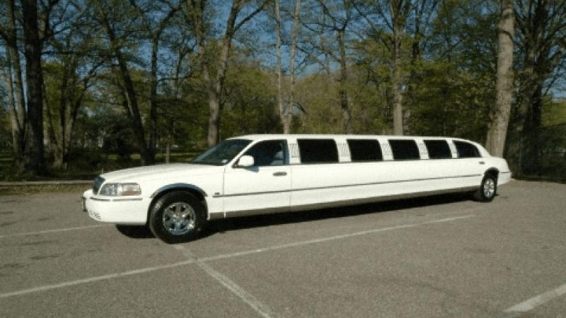 Limousine for party groups in Moscow
